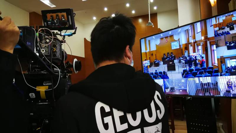 AI生成VS人工创意——石阡县广告片拍摄公司的技术浪漫主义实践